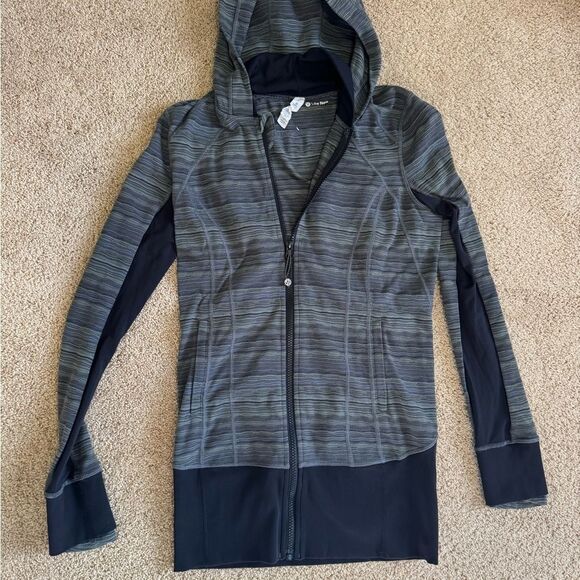 lululemon athletica Jackets & Blazers - Lululemon Athletica hooded zip up size 6